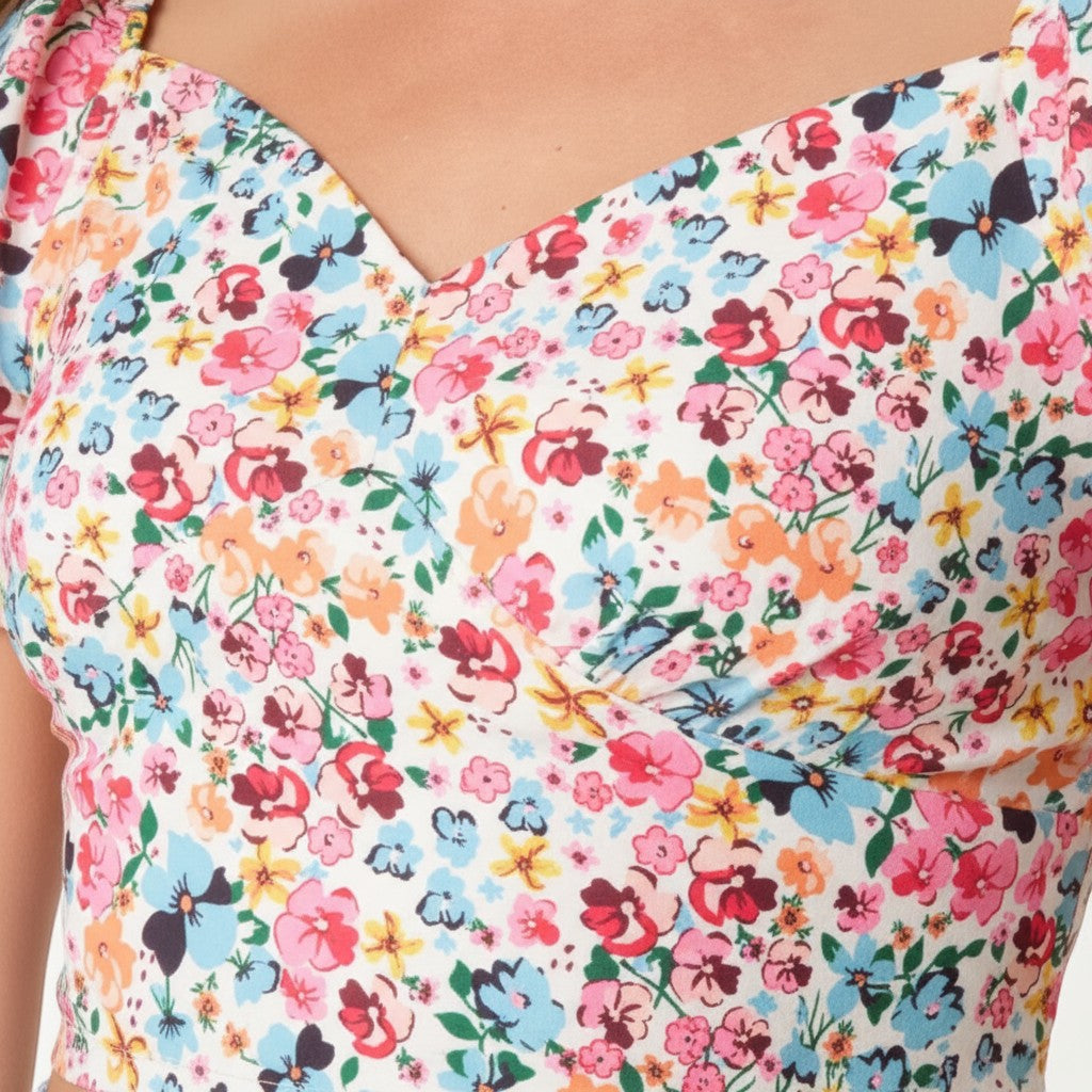 QED London - Ladies - Ditsy Floral Cropped Puff Sleeve Top - Floral - Wildvine Clothing, Spalding, Lincolnshire
